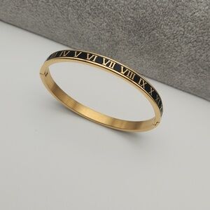 Luxe 18K Gold Plated Roman Numeral Bangle Bracelet , Black